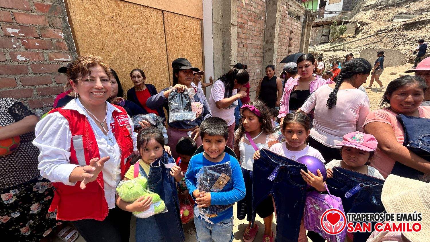 Traperos de Emaús Ventanilla: Dona y Transforma Vidas